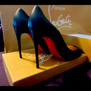 Redbottoms for Christmas! Christian Louboutin Women’s Heels-Size 40 (9.5)